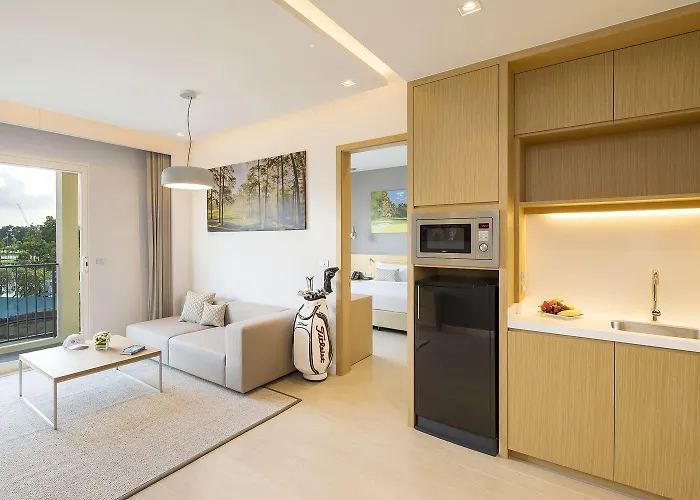Resort Eastin Thana Golf Free Scheduled Shuttle From To Suvarnabhumi Airport Bangkok