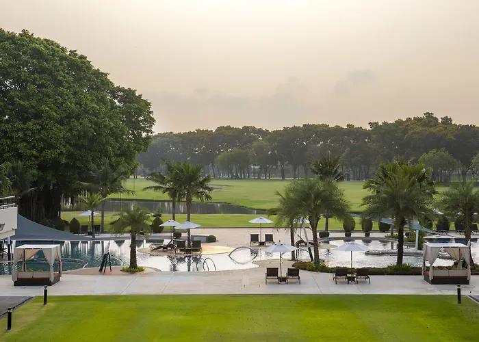 Eastin Thana Golf Free Scheduled Shuttle From To Suvarnabhumi Airport 4*