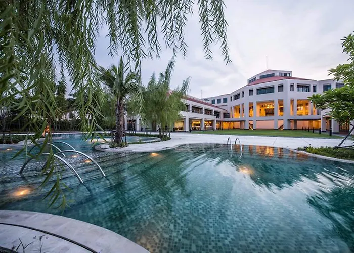 Eastin Thana Golf Free Scheduled Shuttle From To Suvarnabhumi Airport Bangkok